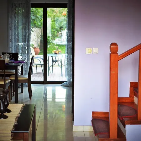 Prolithia Villa Vlikhon